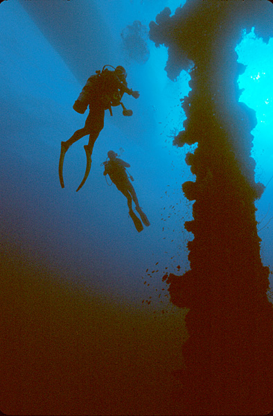 wreck divers truk lagoon