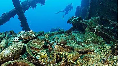 wreck diving in truk laggon: lots of artifacts